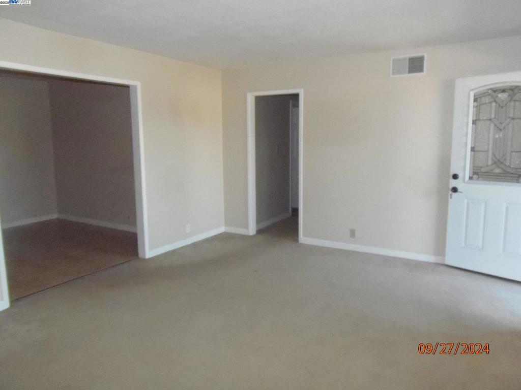 GLENOAKS - Residential Lease