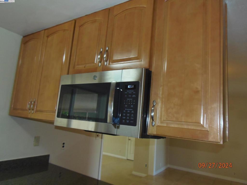 GLENOAKS - Residential Lease