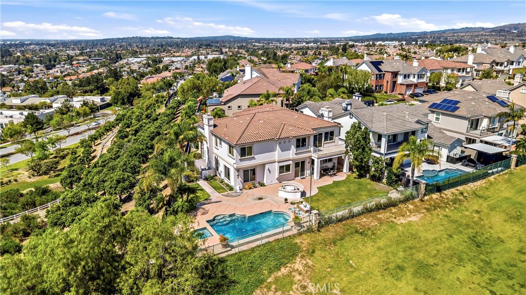 17601 Edgewood