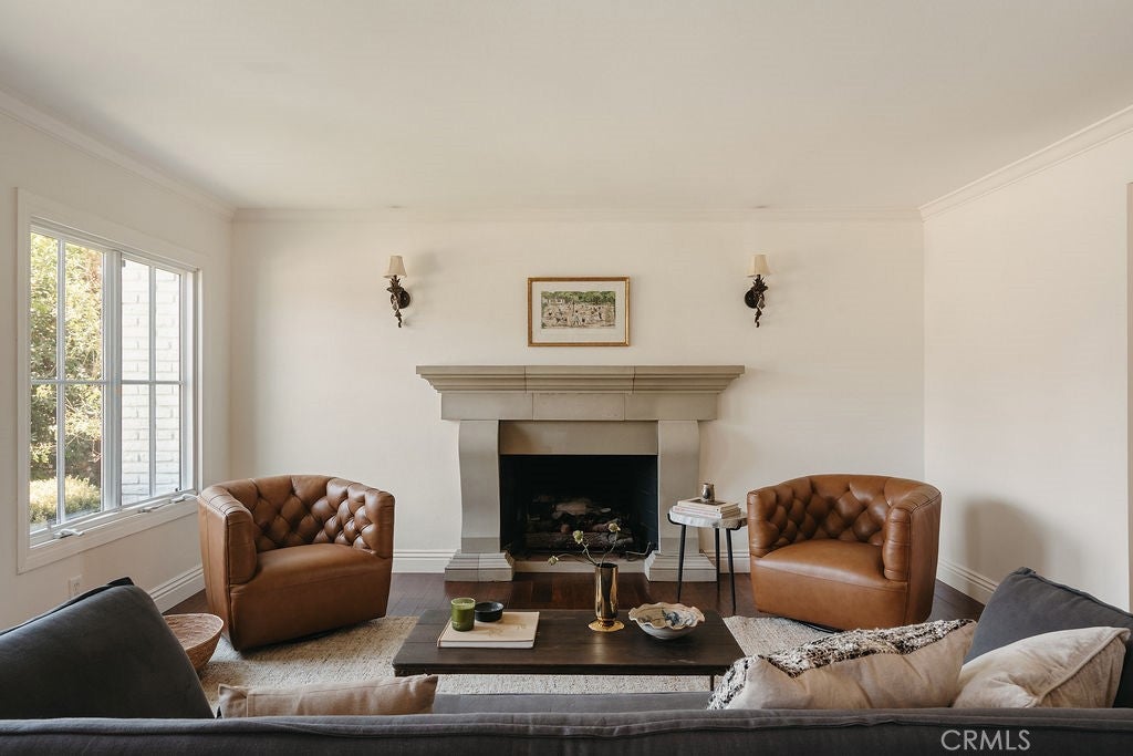 9781 Crestview Circle