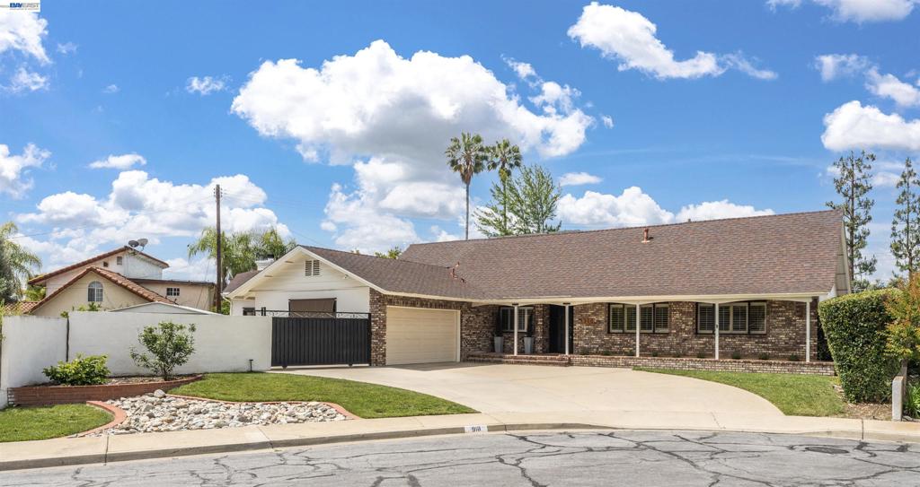 918 Saint Catherine Way