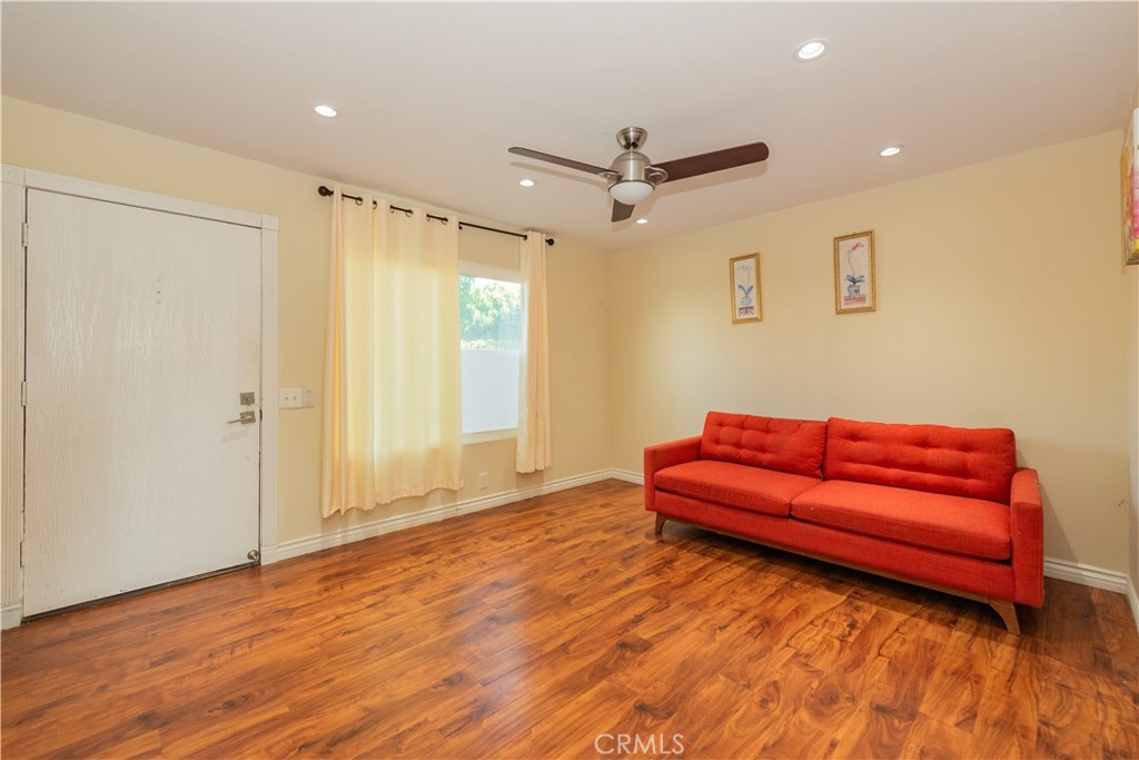 3 Albany 61