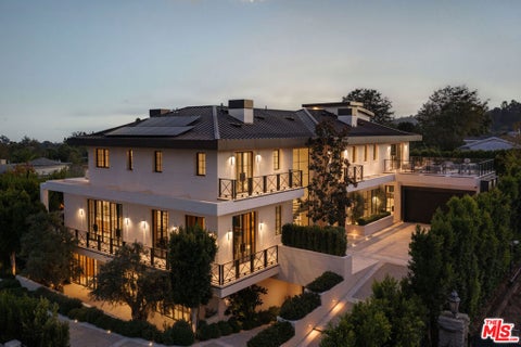 Photo of 721 N Bonhill Road, Los Angeles, CA 90049 (MLS # 26876435)