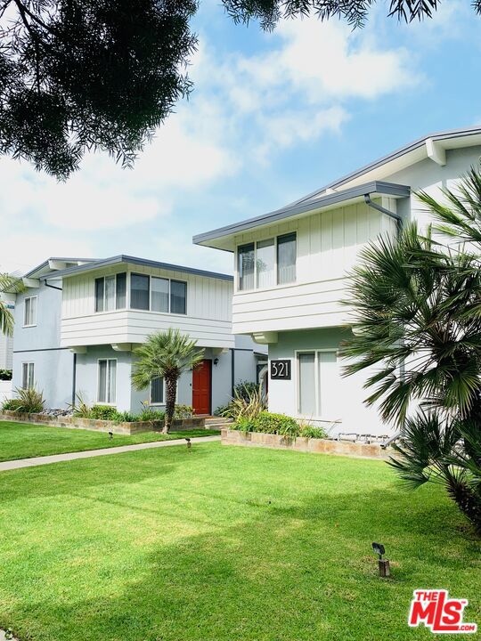 Bright and charming one of a kind 2 bedroom Townhouse with private front and rear entrances. Gorgeous unit has private rear patio with new vinyl fencing for BBQing and relaxing. Best in building Front unit is newly remodeled kitchen with stainless steel appliances, quartz countertops counters and new tile floors, 2 remodeled bathrooms (1 full up / 1/4 down). Newly refinished gleaming hardwood floors throughout, cathedral ceilings in bedrooms, central air & heat and dual glazed windows. Fresh custom two tone paint and new blinds. Closets galore. LAUNDRY IN UNIT. This is the best Glendale location, North of Glenoaks/Rossmoyne area, very close to Disney, Dream Works, Americana, downtown Glendale, Trader Joe's, shopping, dining & schools. TWO separate parking spaces with a storage bin. Cats and dogs around 25 lbs are OK. Available now!