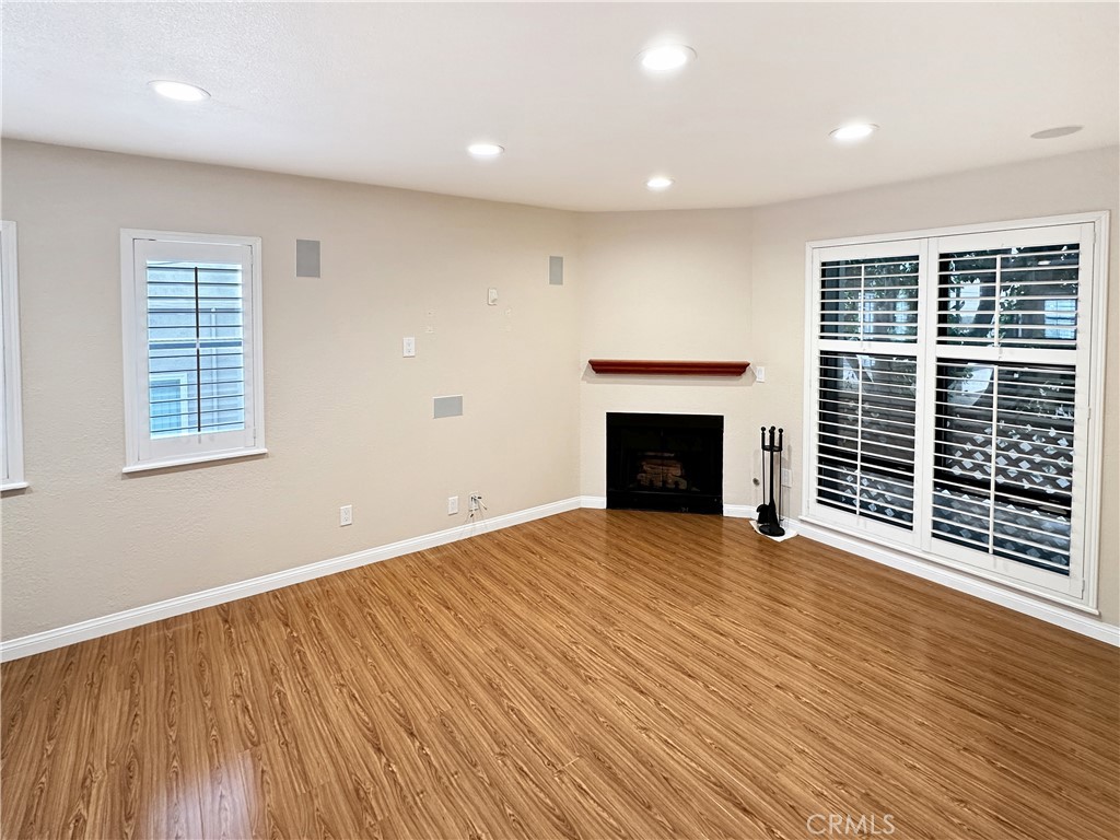965 E Del Mar Boulevard 6