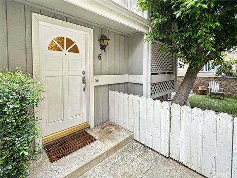 Photo of 965 E Del Mar Boulevard #6, Pasadena, CA 91106 (MLS # AR26114435)