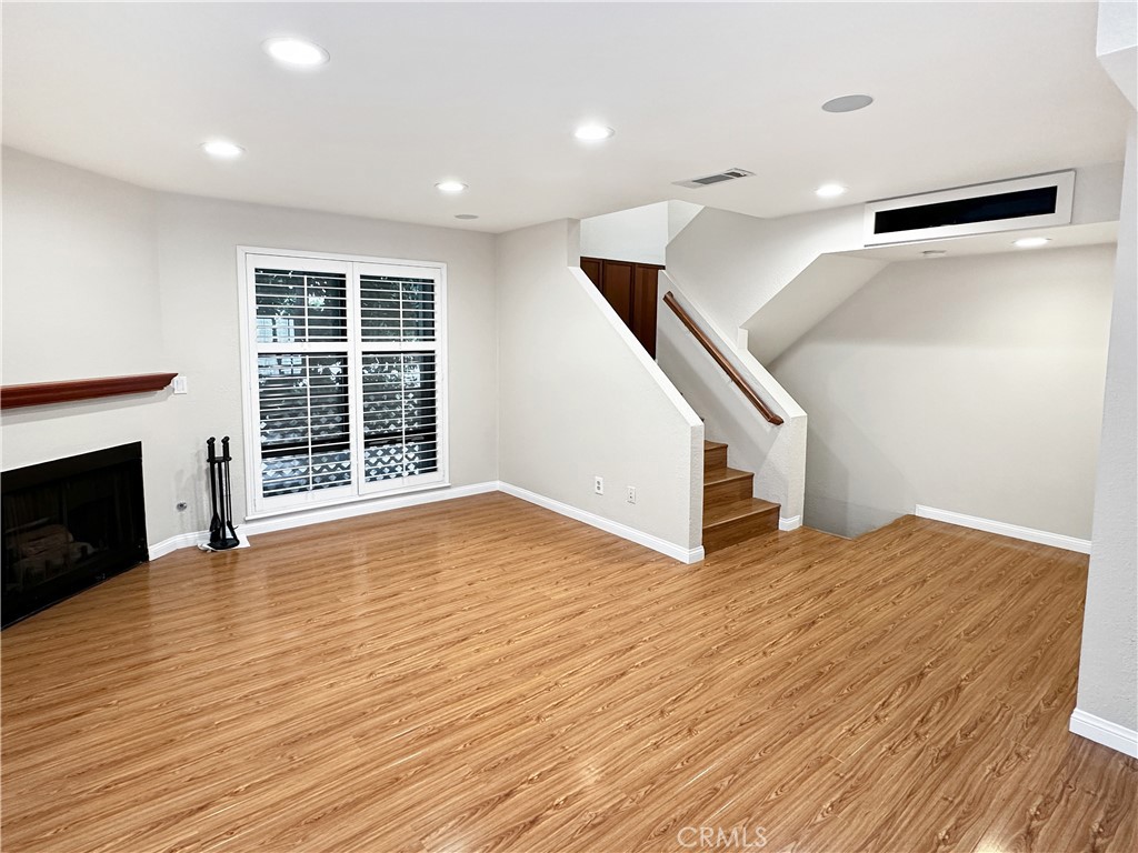 965 E Del Mar Boulevard 6