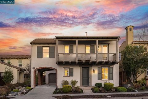 Photo of 836 Griffon Court Ct, Danville, CA 94506 (MLS # 41131043)