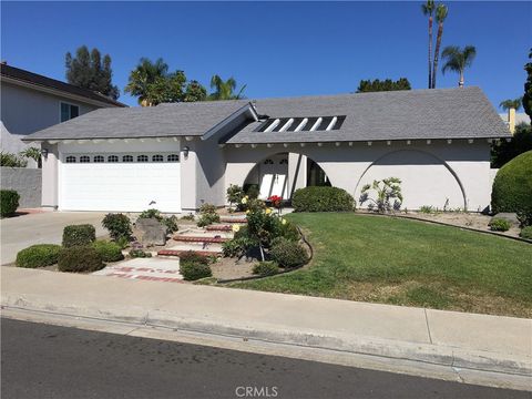 Photo of 23692 Via Calzada, Mission Viejo, CA 92691 (MLS # OC26058323)