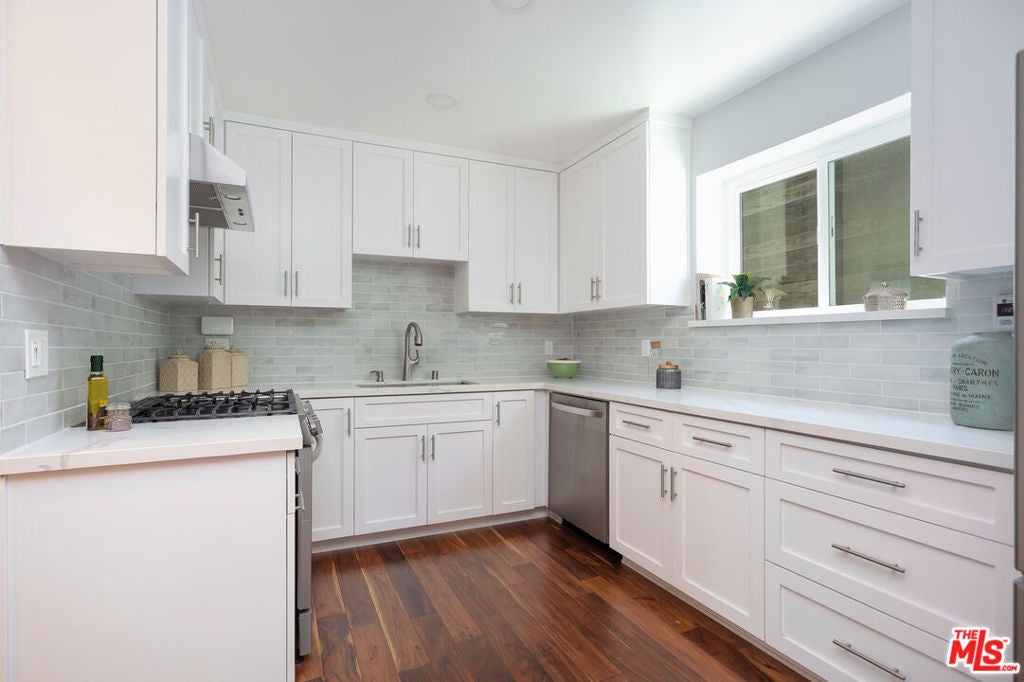 Photo of 3247 Descanso Drive, Los Angeles, CA 90026 (MLS # 26954437)