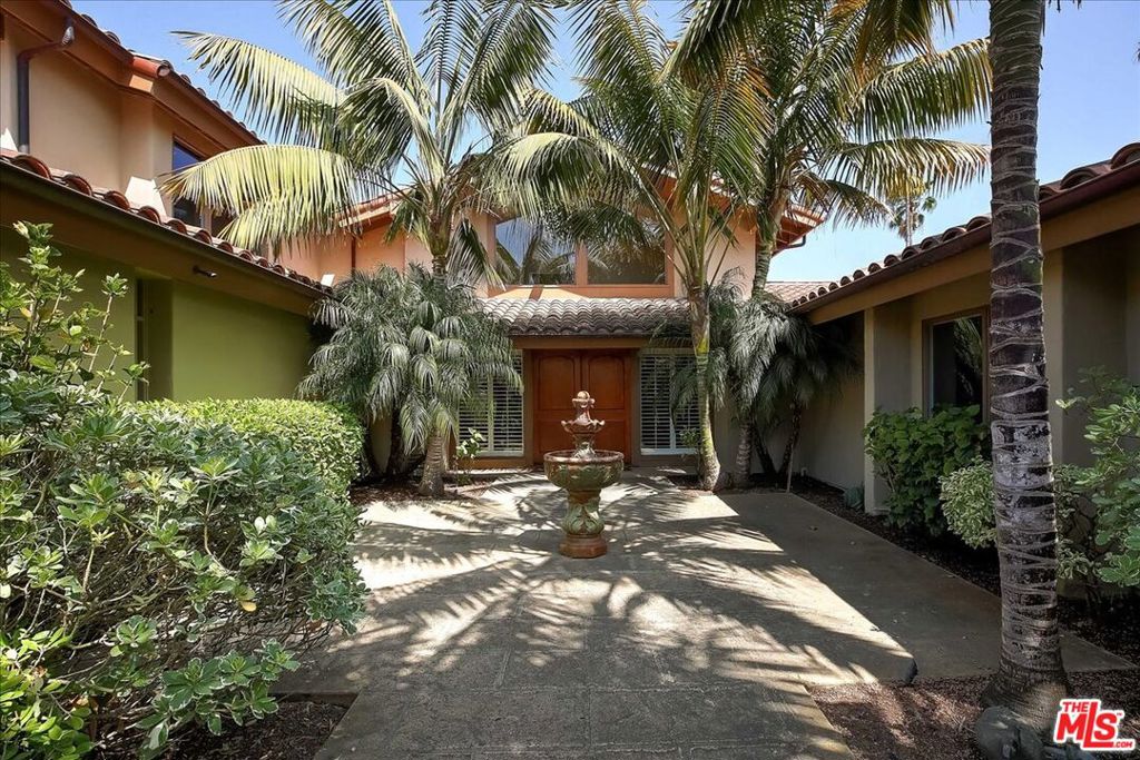 4099 Creciente Drive