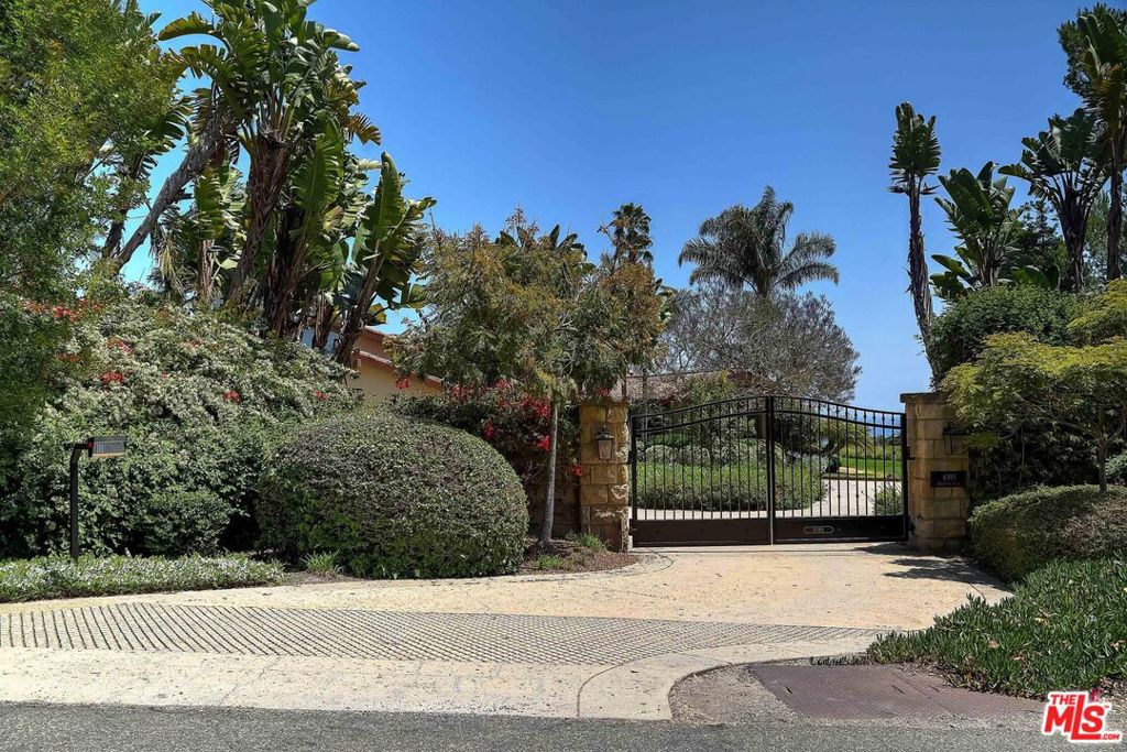 4099 Creciente Drive