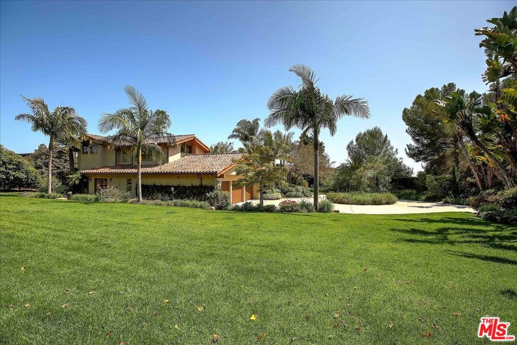4099 Creciente Drive