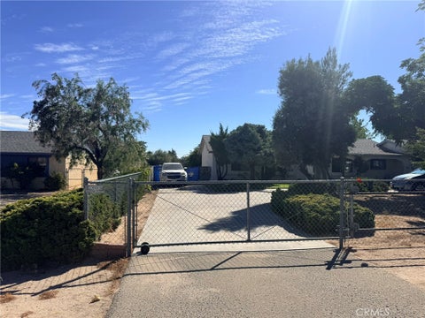 Photo of 8283 Langdon AVE, Hesperia, CA 92345 (MLS # HD26190356)
