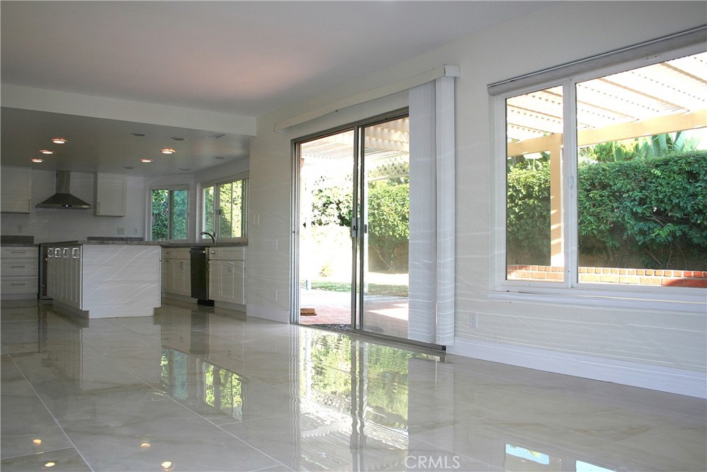 Madrid Del Lago (ML) - Residential Lease