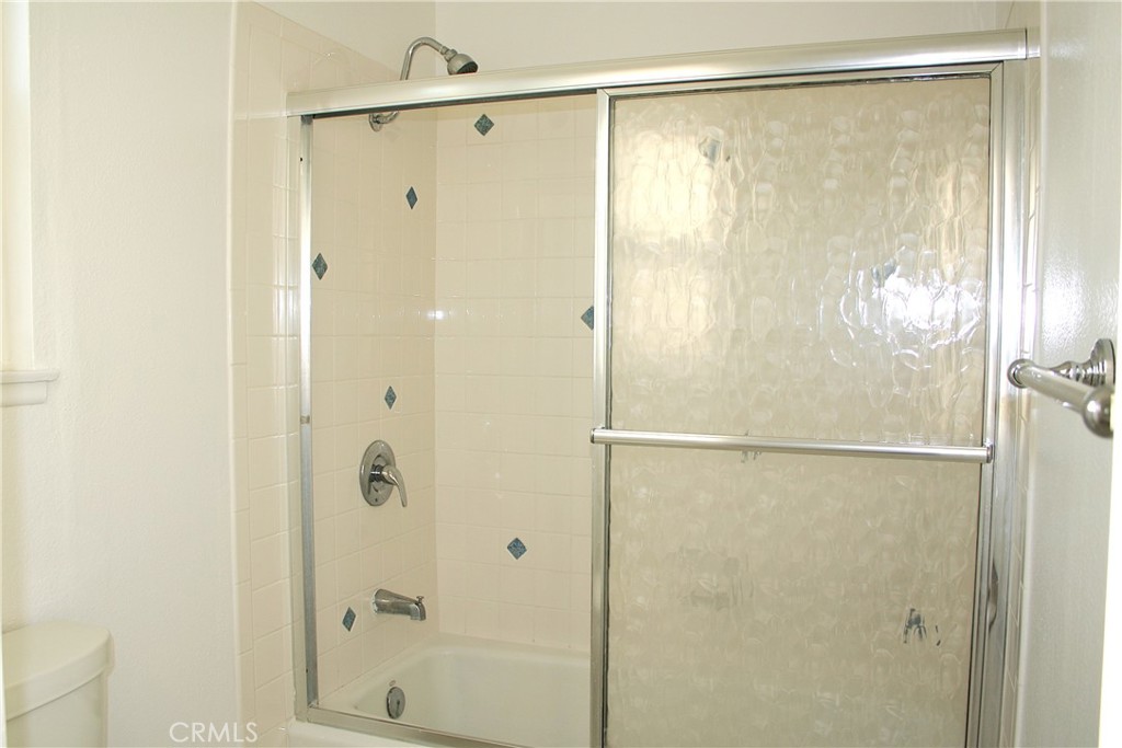 Madrid Del Lago (ML) - Residential Lease