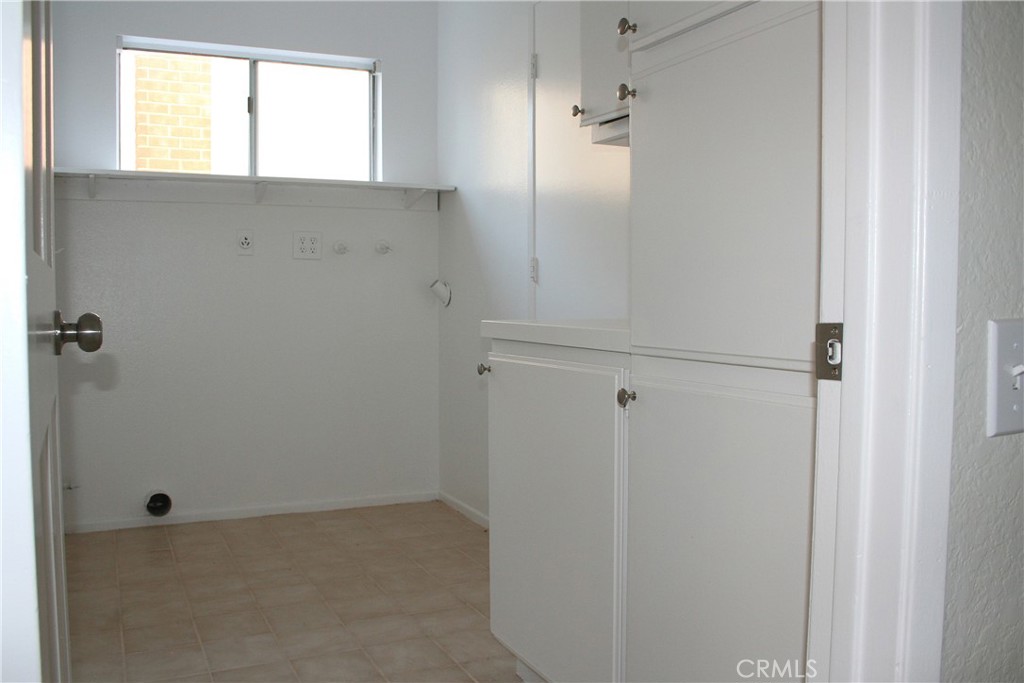 Madrid Del Lago (ML) - Residential Lease