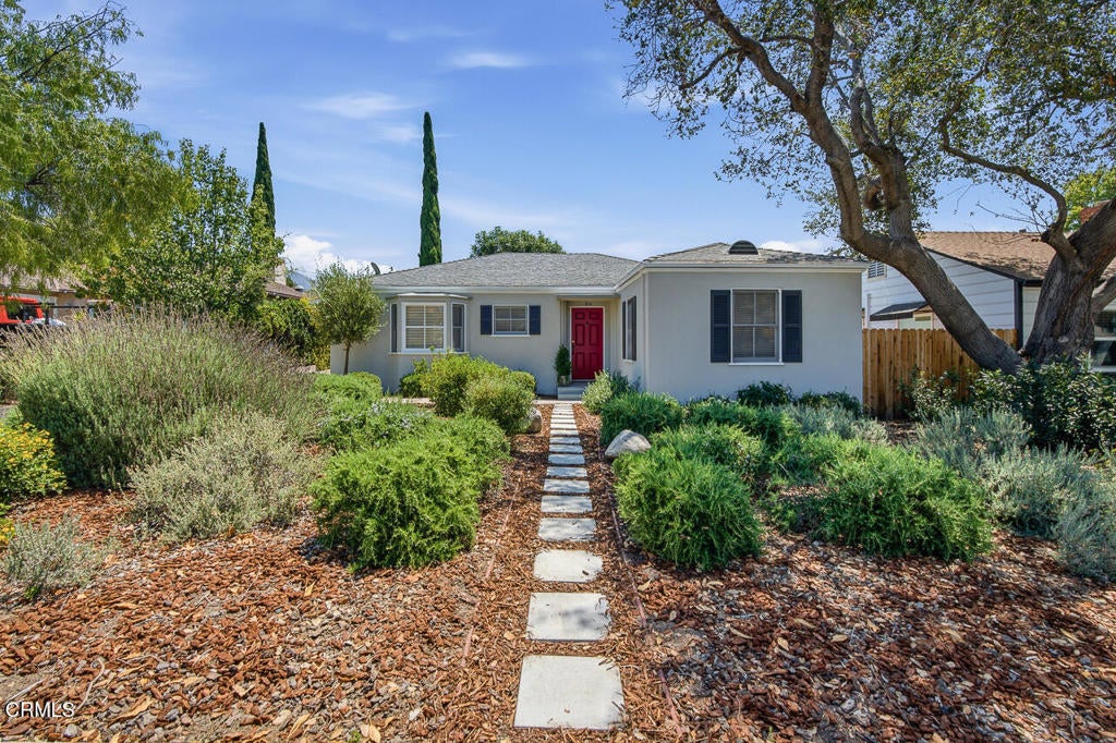 1010 Roxbury Drive, Pasadena CA 91104
