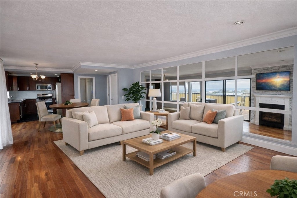 665 W 24th Street 208