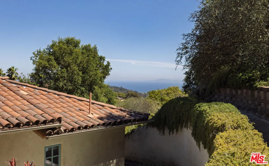 Santa Barbara, California 93105, United States, 4 Bedrooms Bedrooms, ,4 BathroomsBathrooms,Residential,Active,175727