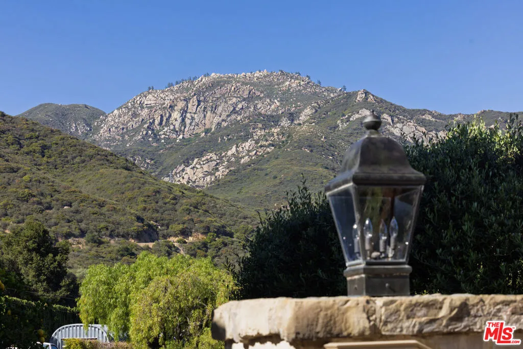 Santa Barbara, California 93105, United States, 4 Bedrooms Bedrooms, ,4 BathroomsBathrooms,Residential,Active,175727