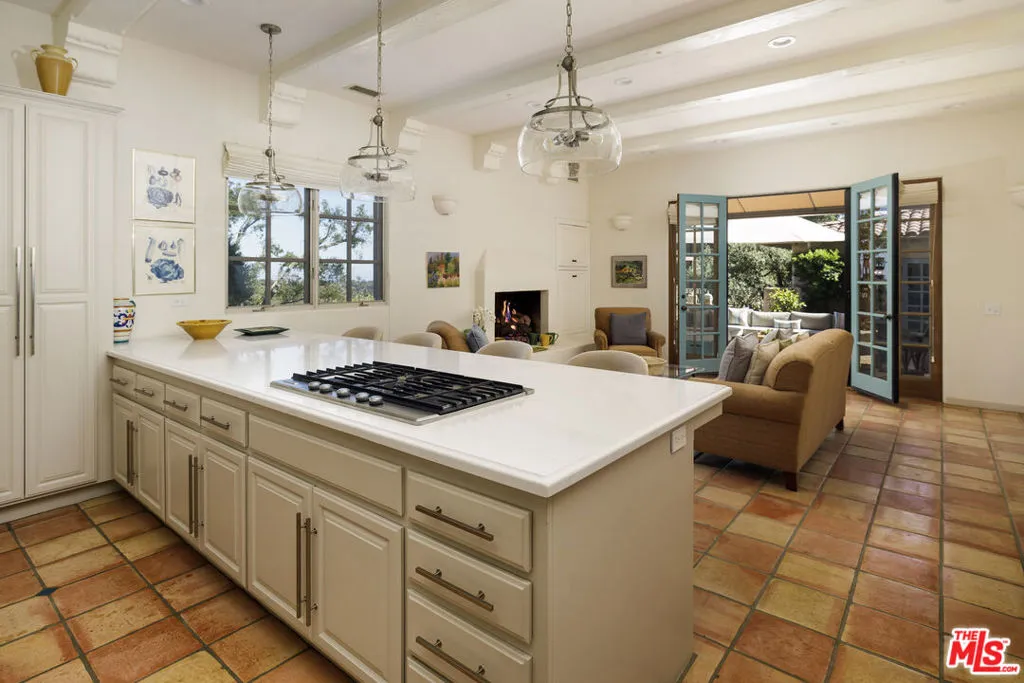 Santa Barbara, California 93105, United States, 4 Bedrooms Bedrooms, ,4 BathroomsBathrooms,Residential,Active,175727