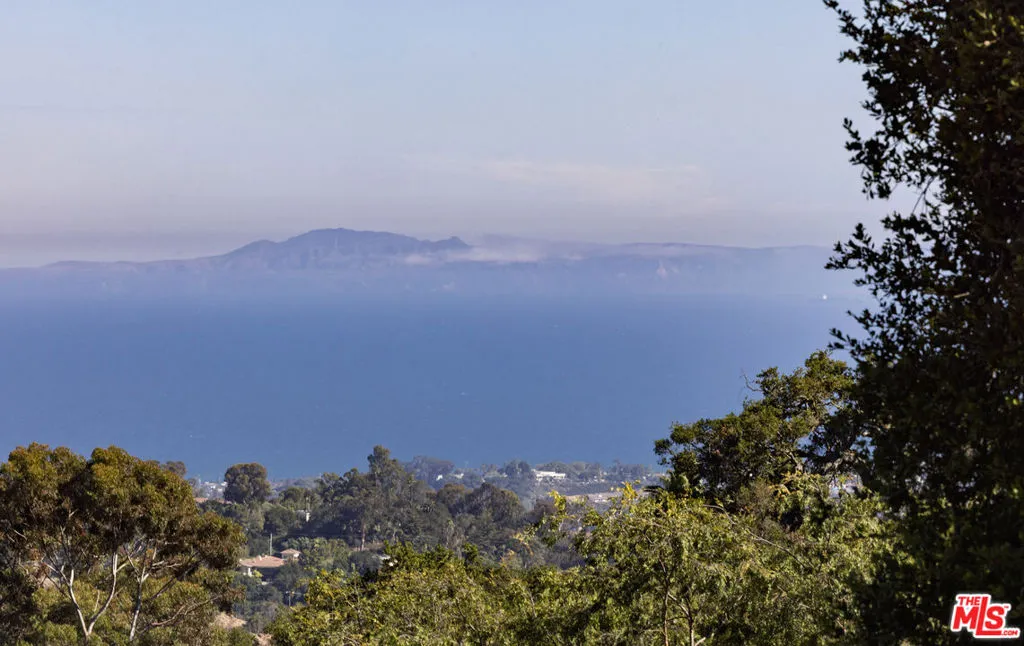 Santa Barbara, California 93105, United States, 4 Bedrooms Bedrooms, ,4 BathroomsBathrooms,Residential,Active,175727