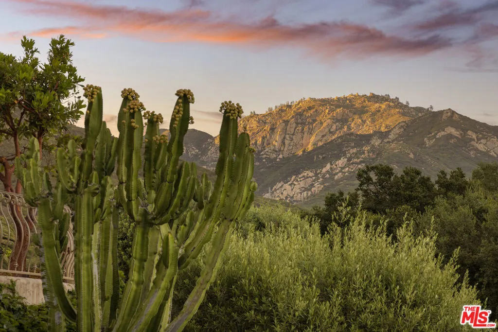 Santa Barbara, California 93105, United States, 4 Bedrooms Bedrooms, ,4 BathroomsBathrooms,Residential,Active,175727