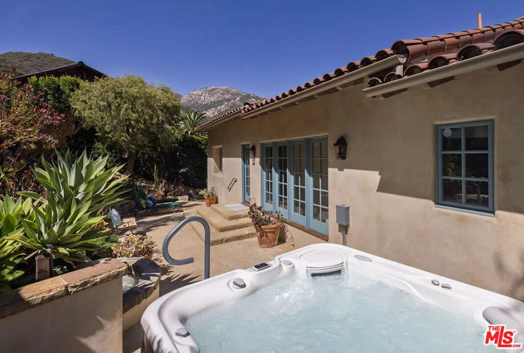 Santa Barbara, California 93105, United States, 4 Bedrooms Bedrooms, ,4 BathroomsBathrooms,Residential,Active,175727