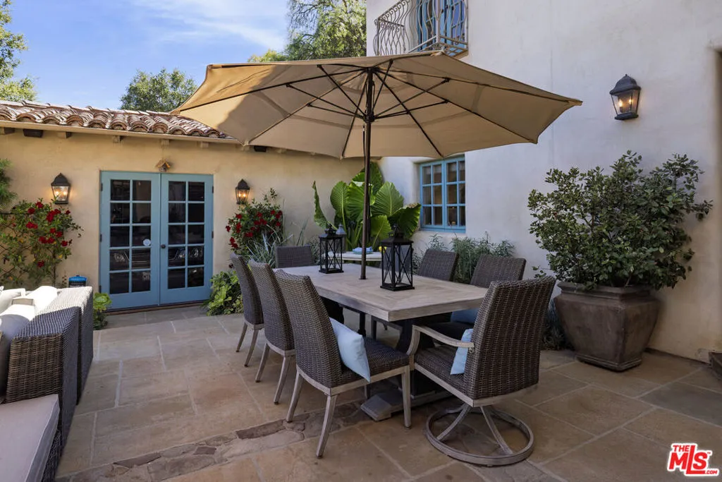 Santa Barbara, California 93105, United States, 4 Bedrooms Bedrooms, ,4 BathroomsBathrooms,Residential,Active,175727