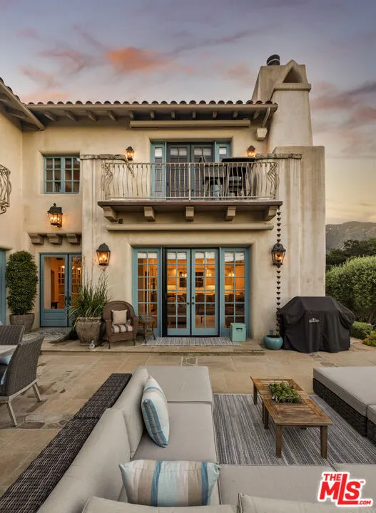 Santa Barbara, California 93105, United States, 4 Bedrooms Bedrooms, ,4 BathroomsBathrooms,Residential,Active,175727