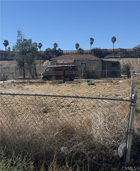 Photo of 1574 Riverside Dr, Barstow, CA 92311 (MLS # HD25249705)