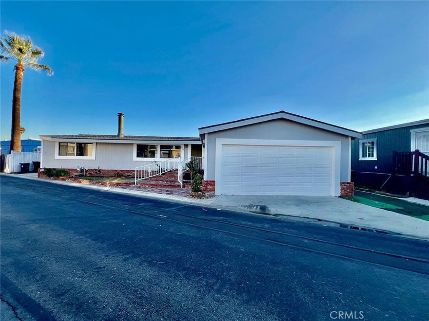 Don't miss this amazing opportunity! This charming home features 3 bedrooms and 2 baths, including a spacious master suite.

Situated in a welcoming, family- and pet-friendly community, you'll have access to fantastic amenities such as a large swimming pool, a clubhouse perfect for gatherings, an enclosed spa, and a playground. The location is unbeatable—near the Orange/Anaheim city border, close to shopping, dining, schools, and major attractions like Disneyland, Honda Center, Angel Stadium, and with easy access to the 57 and 91 freeways.