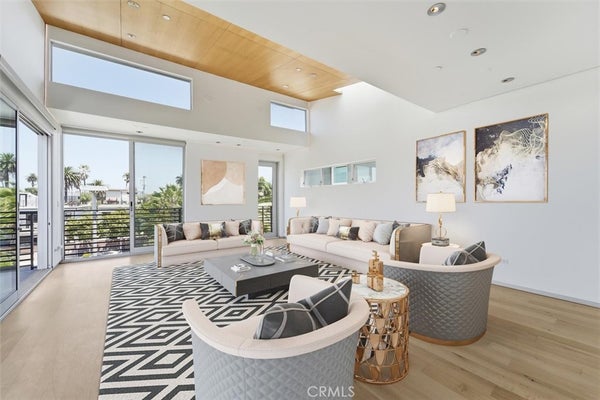 404 GRAND BLVD, VENICE, CA 90291 - Image 2d8a217704f98bf5698c65bc7cdbdb16/145292501