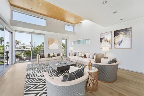 Photo of 404 Grand Boulevard, Venice, CA 90291 (MLS # SB26169799)