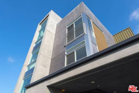 Photo of 1040 N Spaulding Avenue #3, West Hollywood, CA 90046 (MLS # 26665847)