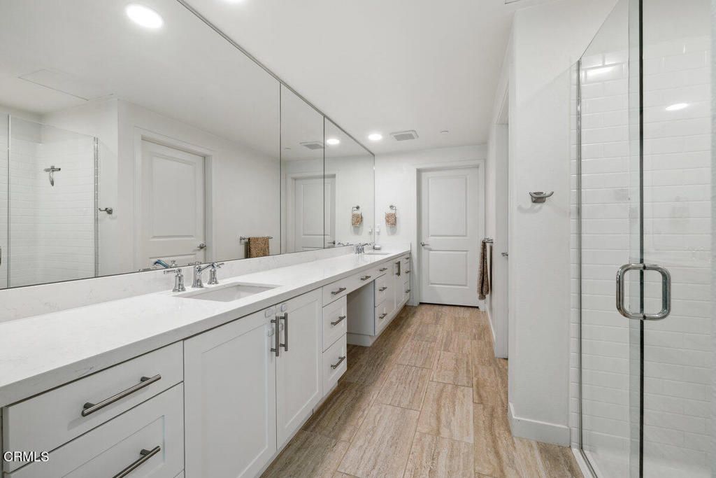 listing image 130725357095257288791