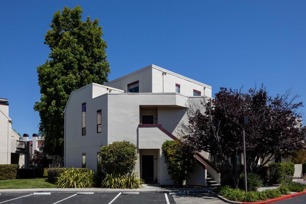 223 Shorebird Circle