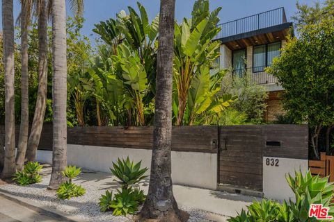 Photo of 832 Milwood Avenue, Venice, CA 90291 (MLS # 26759281)
