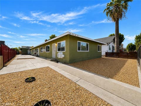Photo of 204 N Orange Avenue, Rialto, CA 92376 (MLS # CV26124709)