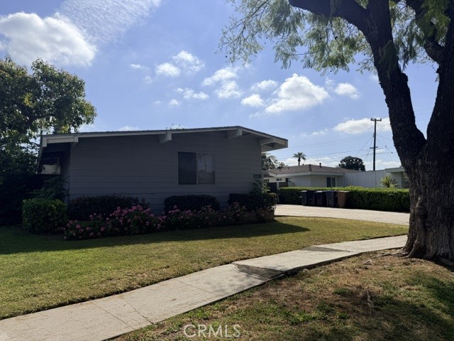 1020 N Mountain View