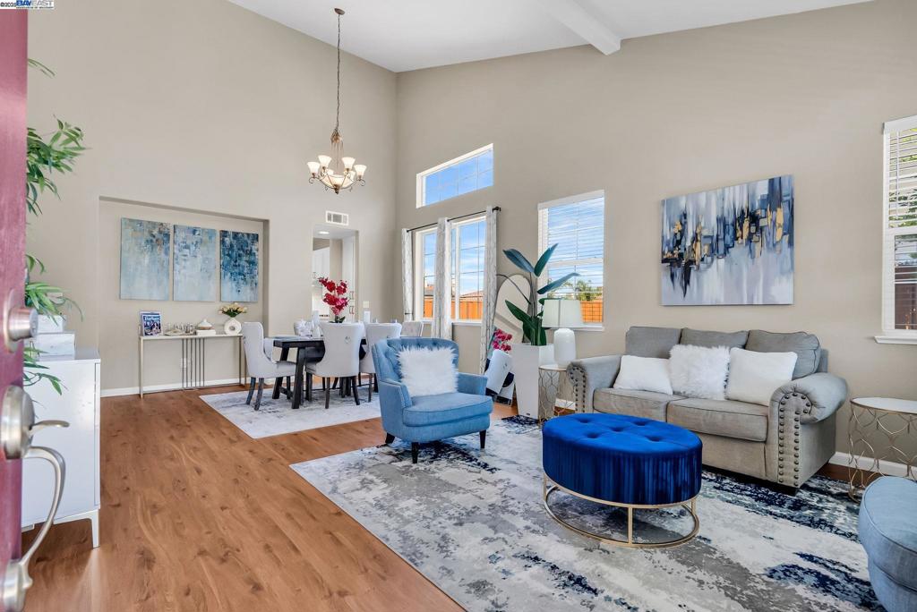 388 Wentworth Ct