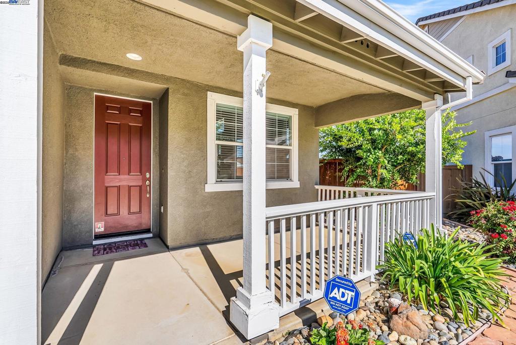 388 Wentworth Ct