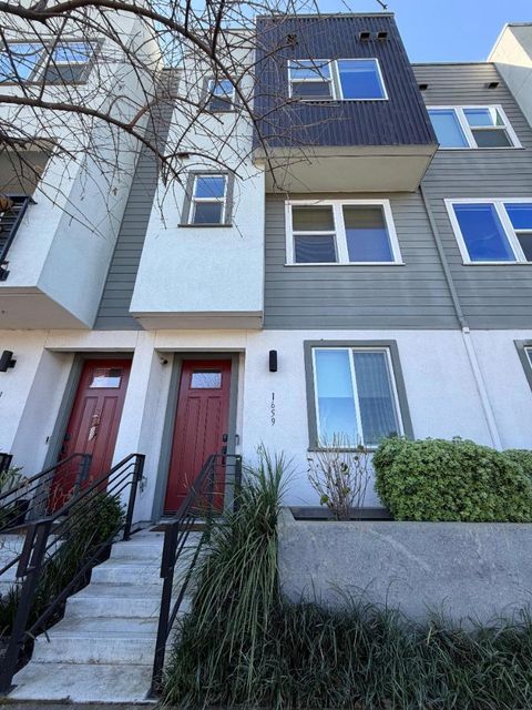 Photo of 1659 18th St, Oakland, CA 94607 (MLS # ML82039761)