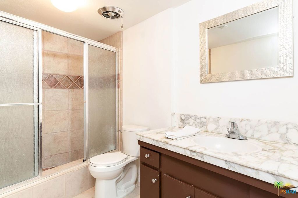 LasPalmas-LaSiestaVillas - Residential Lease