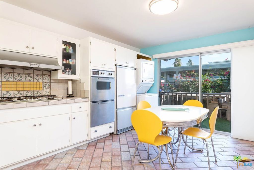 LasPalmas-LaSiestaVillas - Residential Lease