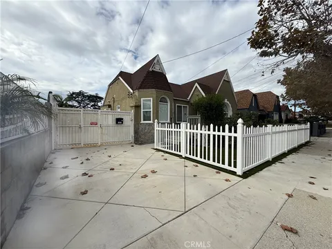 1555 McDonald Avenue, Wilmington, CA 90744 - MLS#: IV25265684