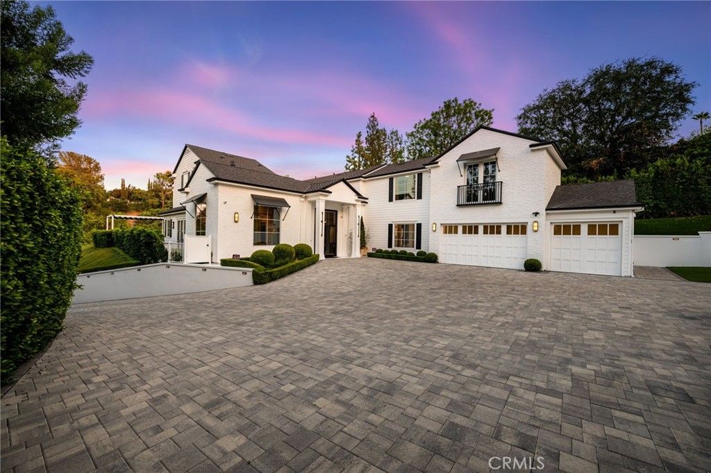 Photo of 4639 BALBOA Avenue, Encino, CA 91316 (MLS # SR25180659)