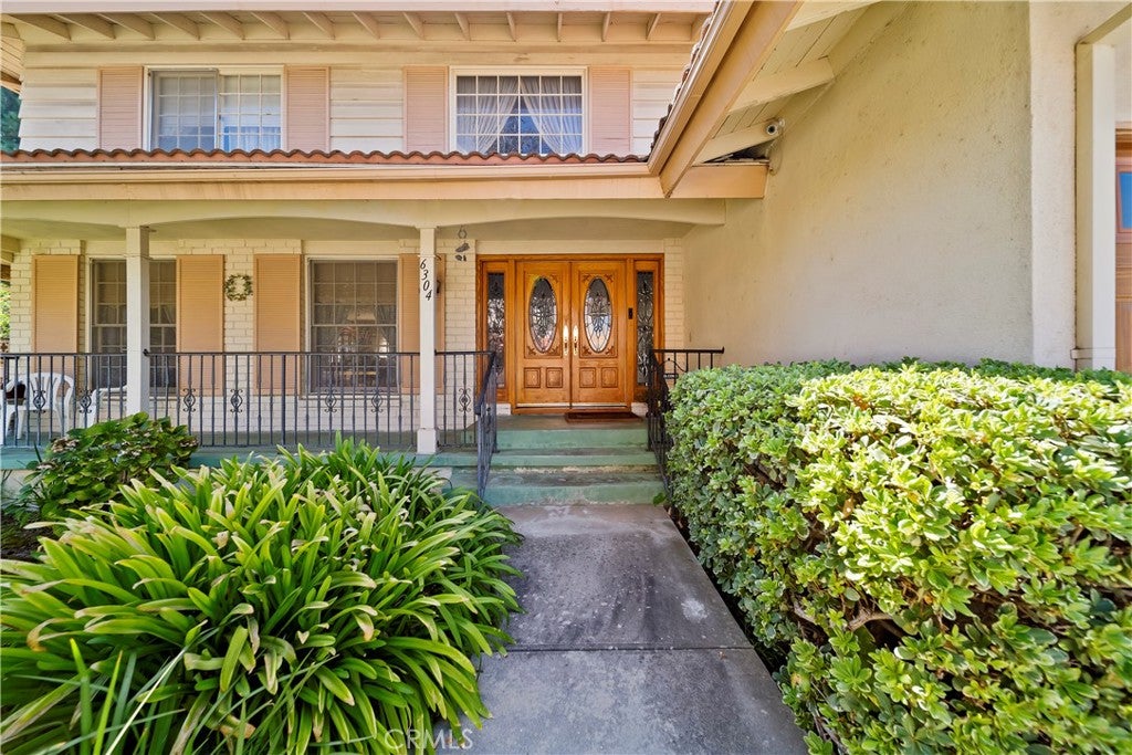 6304 Mirrior Lake Dr