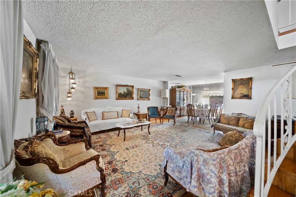 6304 Mirrior Lake Dr